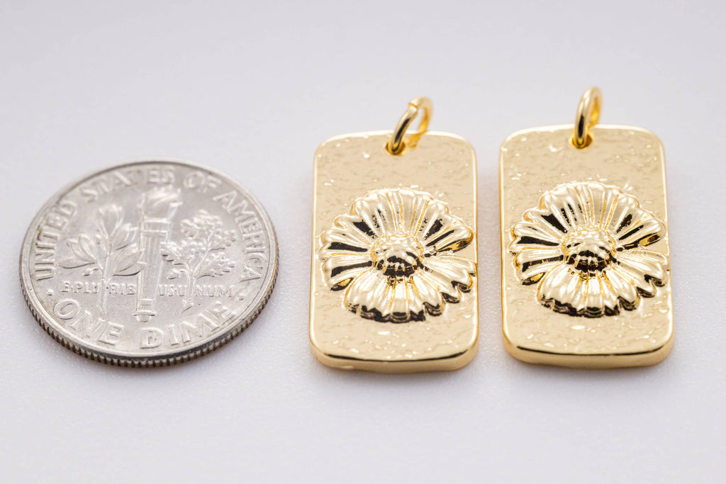 Gold Daisy Pendant Charm